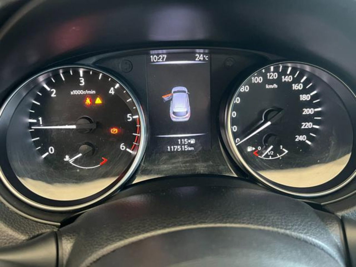 Nissan Qashqai 1.5 dCi N-Connecta (18)
