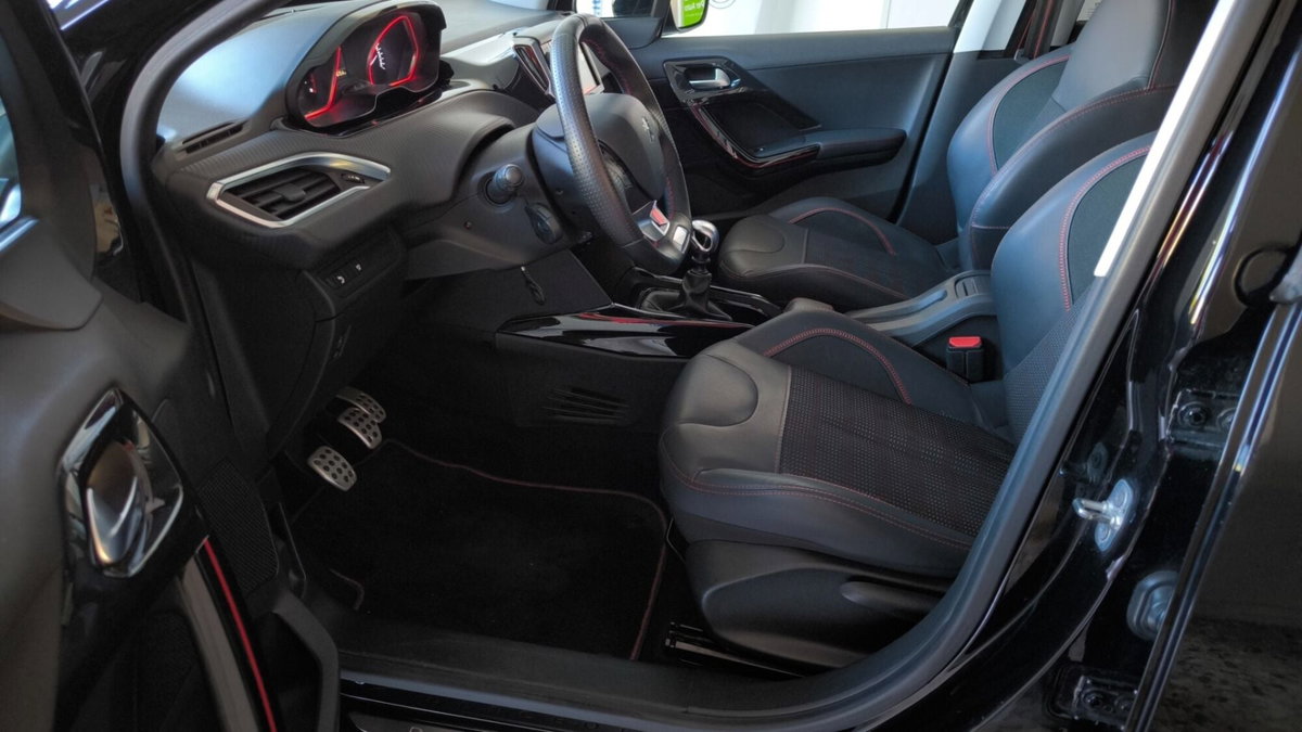 Peugeot 2008 120 S&S GT Line (14)