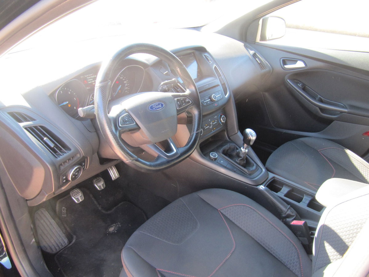 Ford Focus 1.5 TDCi 120 CV Start&Stop ST Line (10)