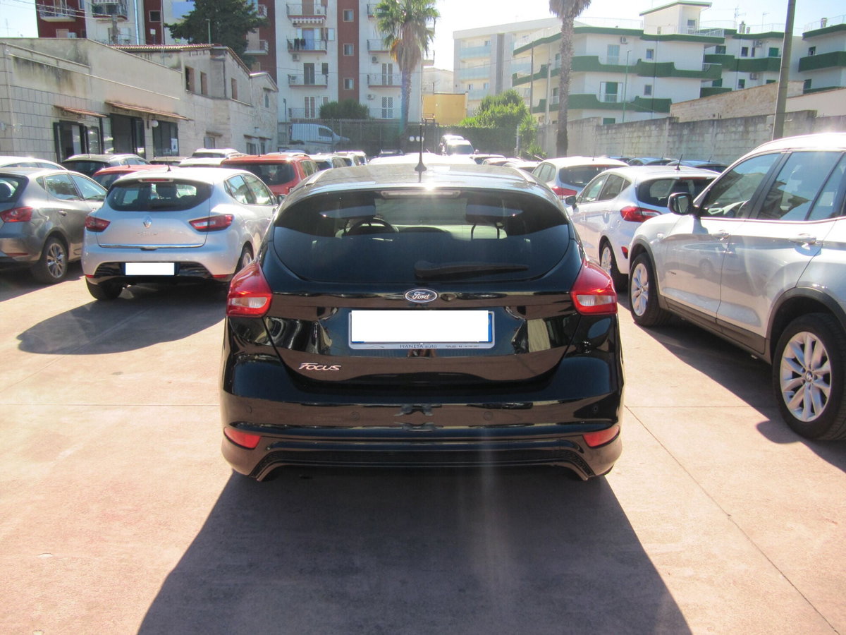 Ford Focus 1.5 TDCi 120 CV Start&Stop ST Line (5)