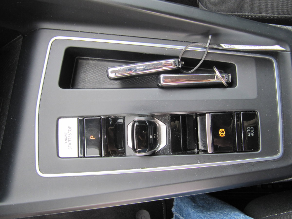 Volkswagen Golf 2.0 TDI DSG SCR Style (15)