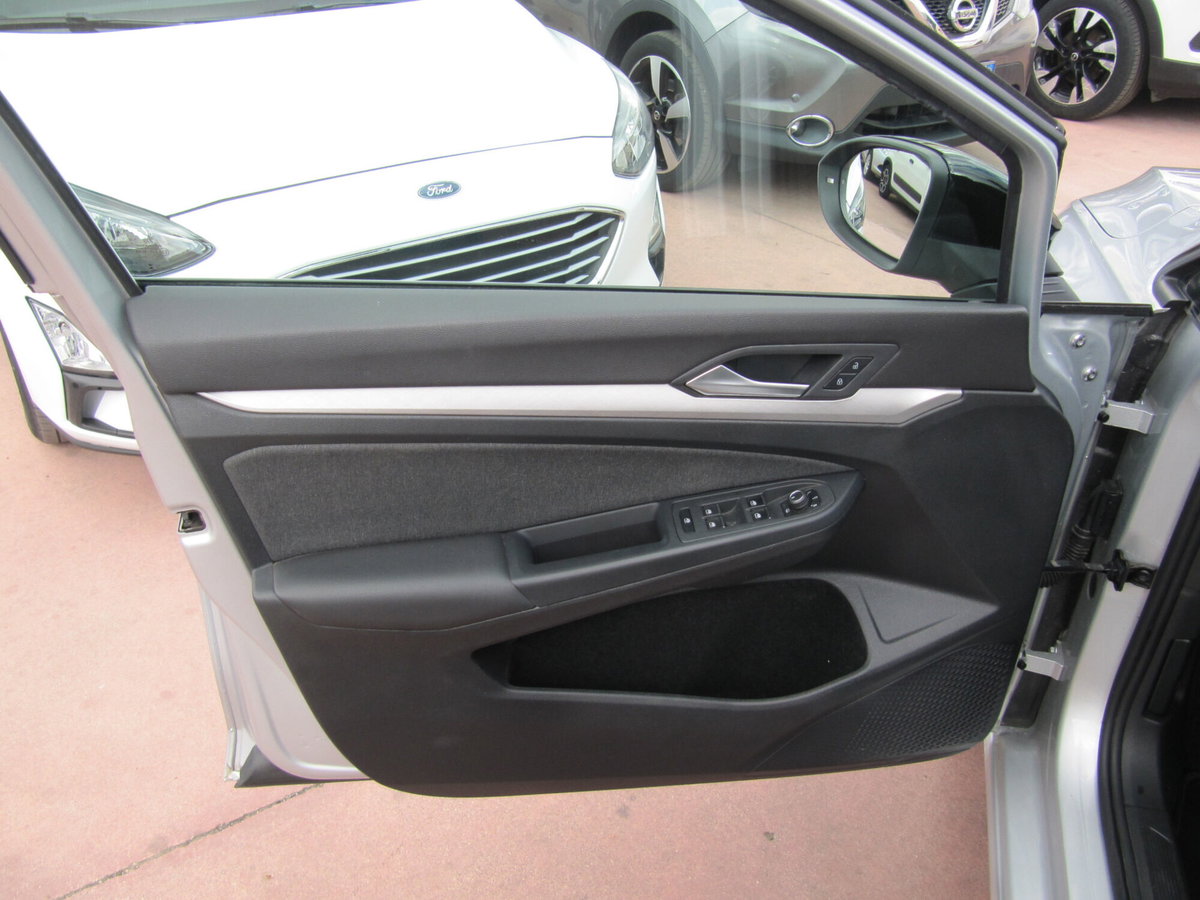 Volkswagen Golf 2.0 TDI DSG SCR Style (20)