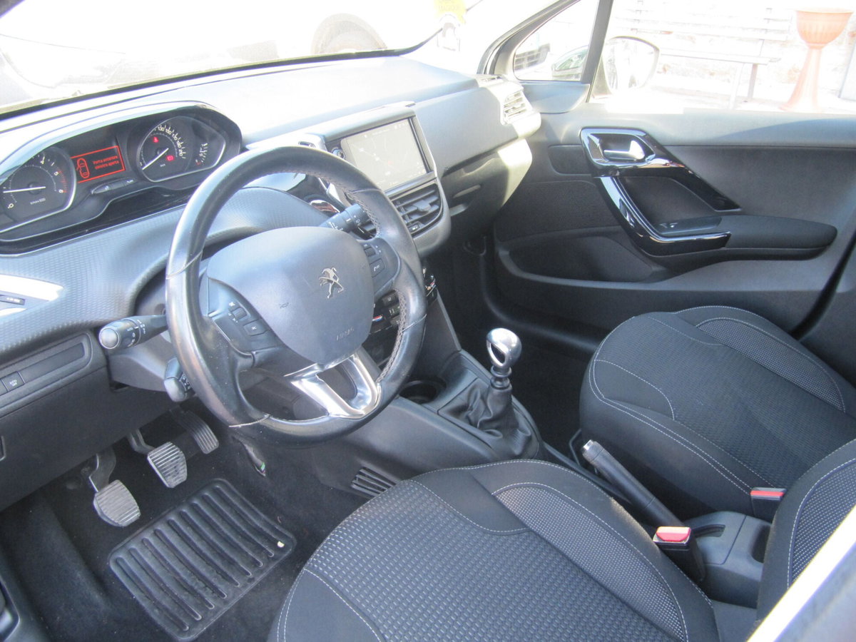 Peugeot 208 BlueHDi 100 Stop&Start 5 porte Allure (11)