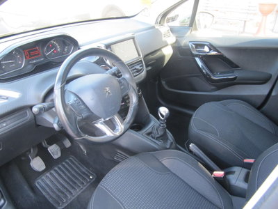Peugeot 208 BlueHDi 100 Stop&Start 5 porte Allure (11)