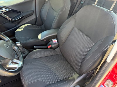Peugeot 208 82 5 porte Allure (10)