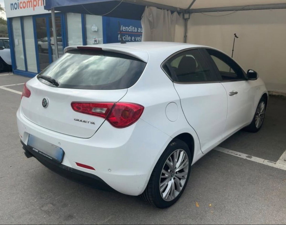 Alfa Romeo Giulietta 1.6 JTDm Ti 120cv (4)