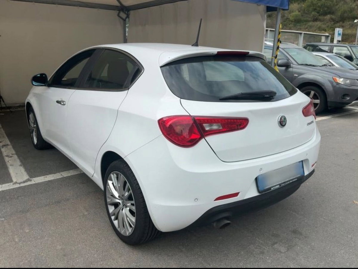 Alfa Romeo Giulietta 1.6 JTDm Ti 120cv (5)