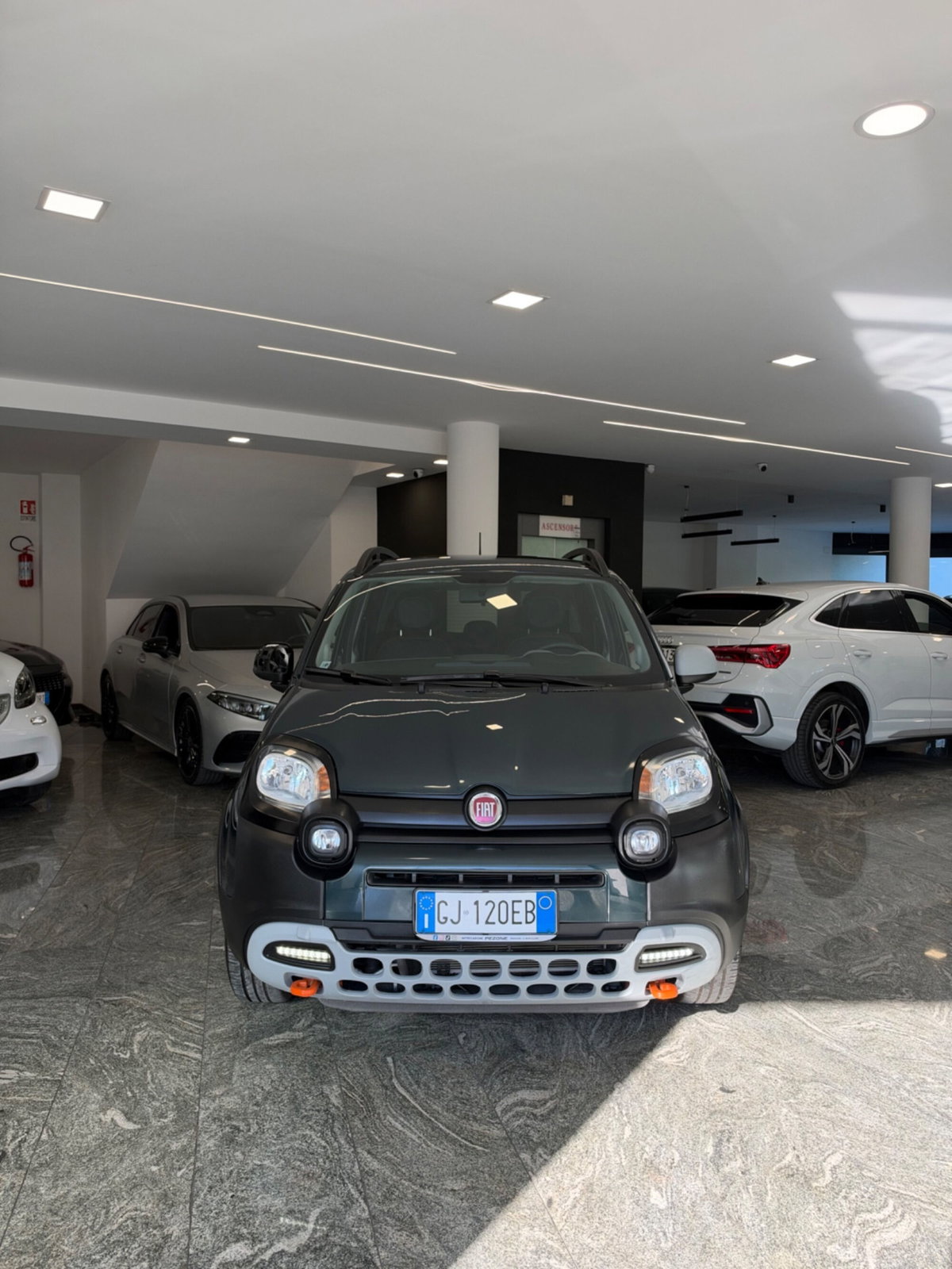 Fiat Panda 1.0 FireFly S&S Hybrid City Cross (2)