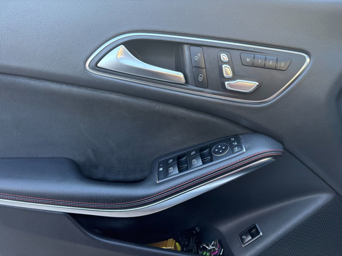 Mercedes-Benz CLA Shooting Brake 220 d Automatic Sport (11)