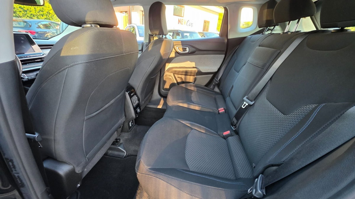 Jeep Compass 1.6 Multijet II 2WD S (9)