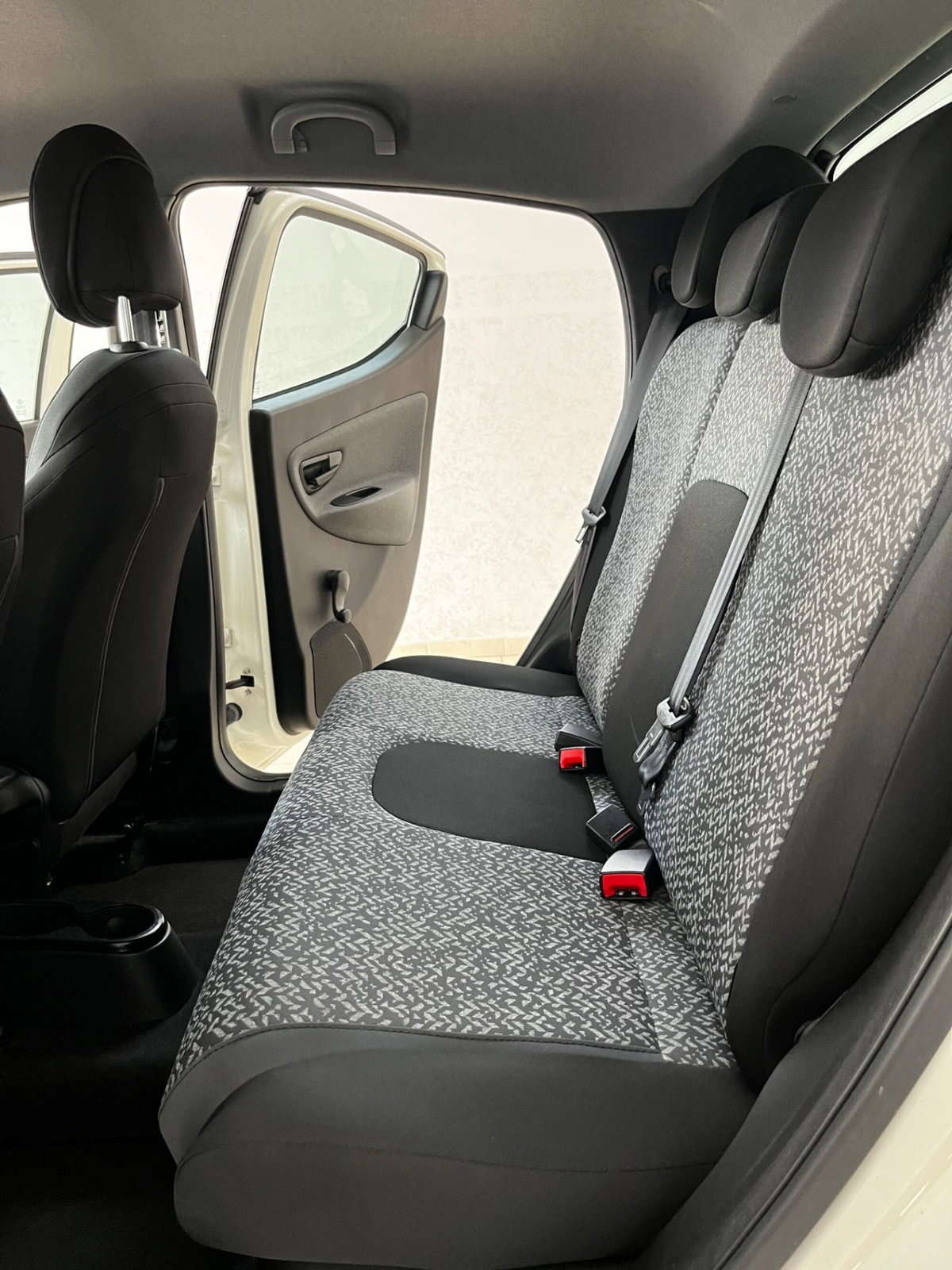 Lancia Ypsilon 1.0 FireFly 5 porte S&S Hybrid Ecochic Silver (11)