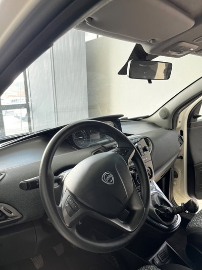 Lancia Ypsilon 1.0 FireFly 5 porte S&S Hybrid Ecochic Silver (14)