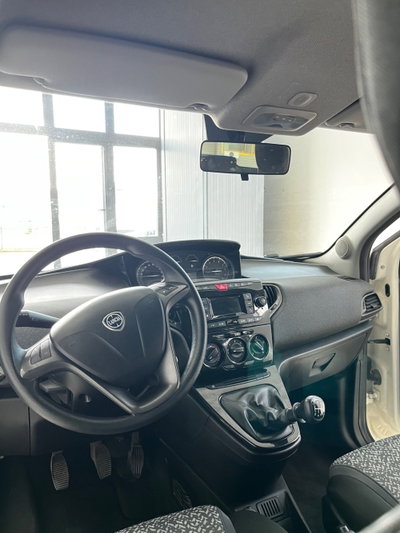 Lancia Ypsilon 1.0 FireFly 5 porte S&S Hybrid Ecochic Silver (15)