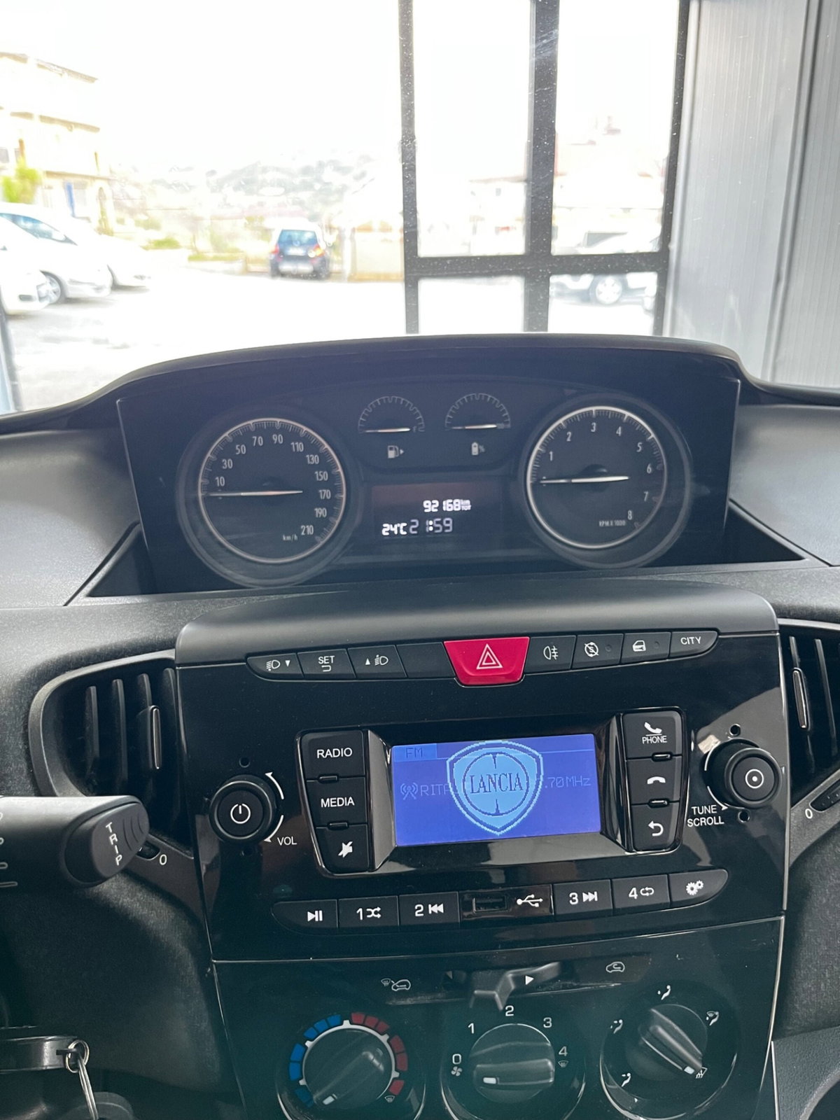 Lancia Ypsilon 1.0 FireFly 5 porte S&S Hybrid Ecochic Silver (16)