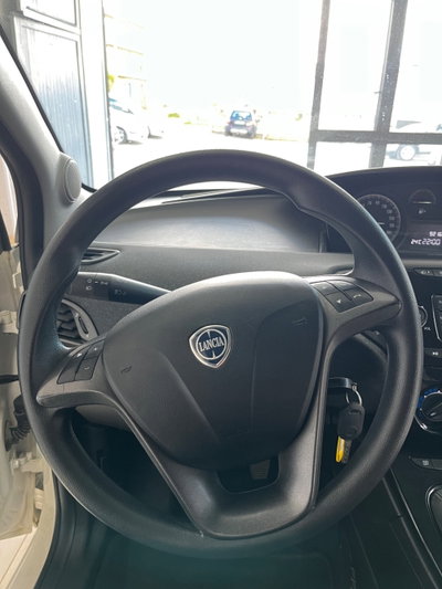 Lancia Ypsilon 1.0 FireFly 5 porte S&S Hybrid Ecochic Silver (17)