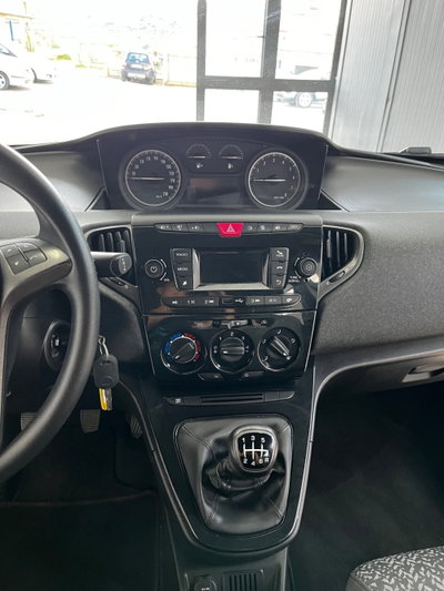 Lancia Ypsilon 1.0 FireFly 5 porte S&S Hybrid Ecochic Silver (18)