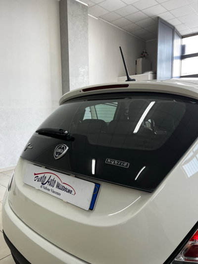 Lancia Ypsilon 1.0 FireFly 5 porte S&S Hybrid Ecochic Silver (19)