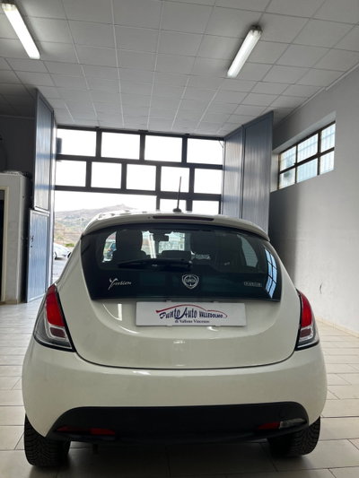 Lancia Ypsilon 1.0 FireFly 5 porte S&S Hybrid Ecochic Silver (4)