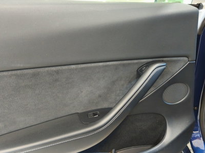 Tesla Model Y Long Range awd (13)