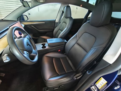 Tesla Model Y Long Range awd (9)