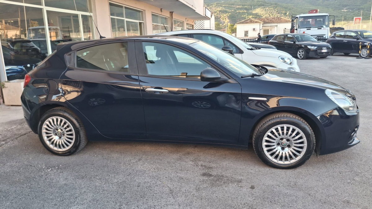 Alfa Romeo Giulietta 1.6 JTDm Ti 120cv (2)