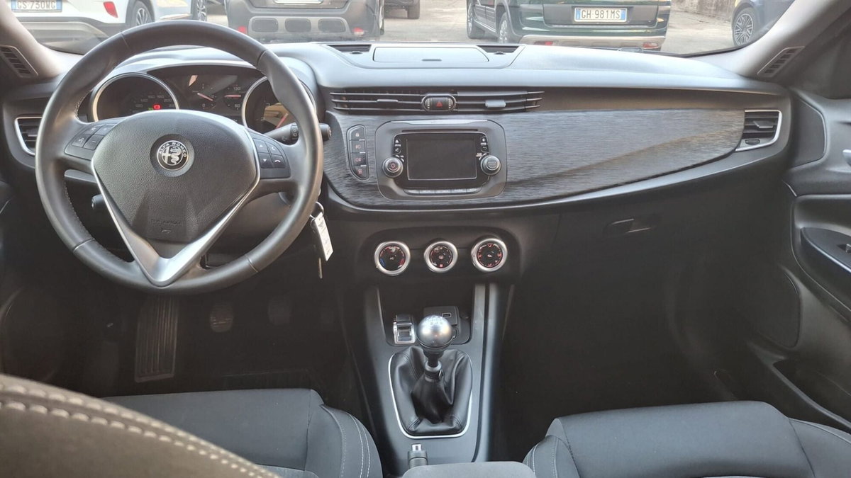 Alfa Romeo Giulietta 1.6 JTDm Ti 120cv (9)