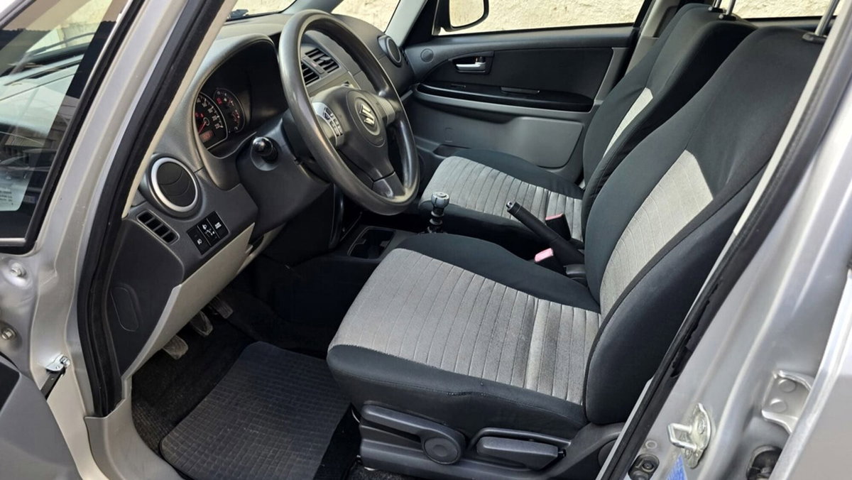 Suzuki SX4 DDiS 16V Urban Line (9)