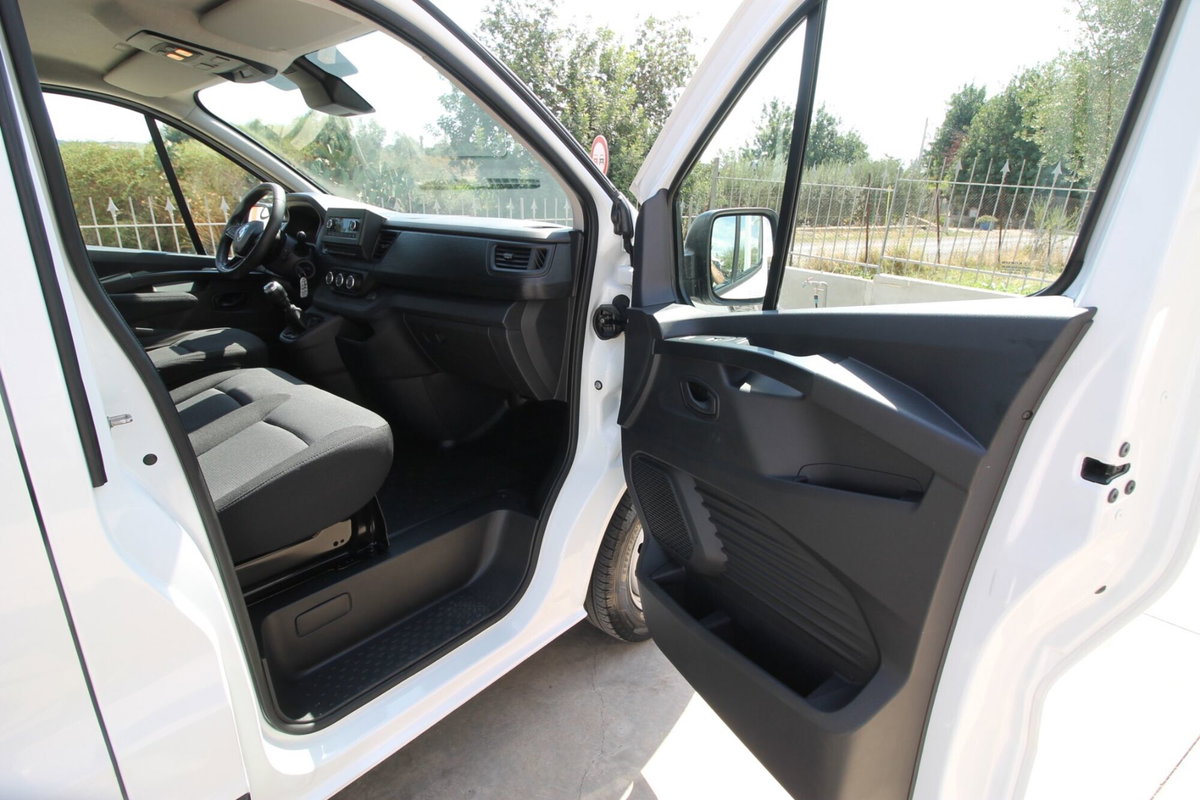 Renault Trafic Furgone T29 2.0 dCi 150CV PC-TA Furgone Energy Ice (17)