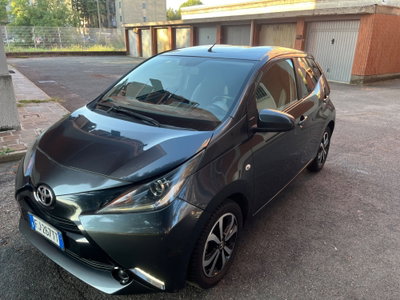 Toyota Aygo 1.0 VVT-i 69 CV 5 porte x-play TSS usata