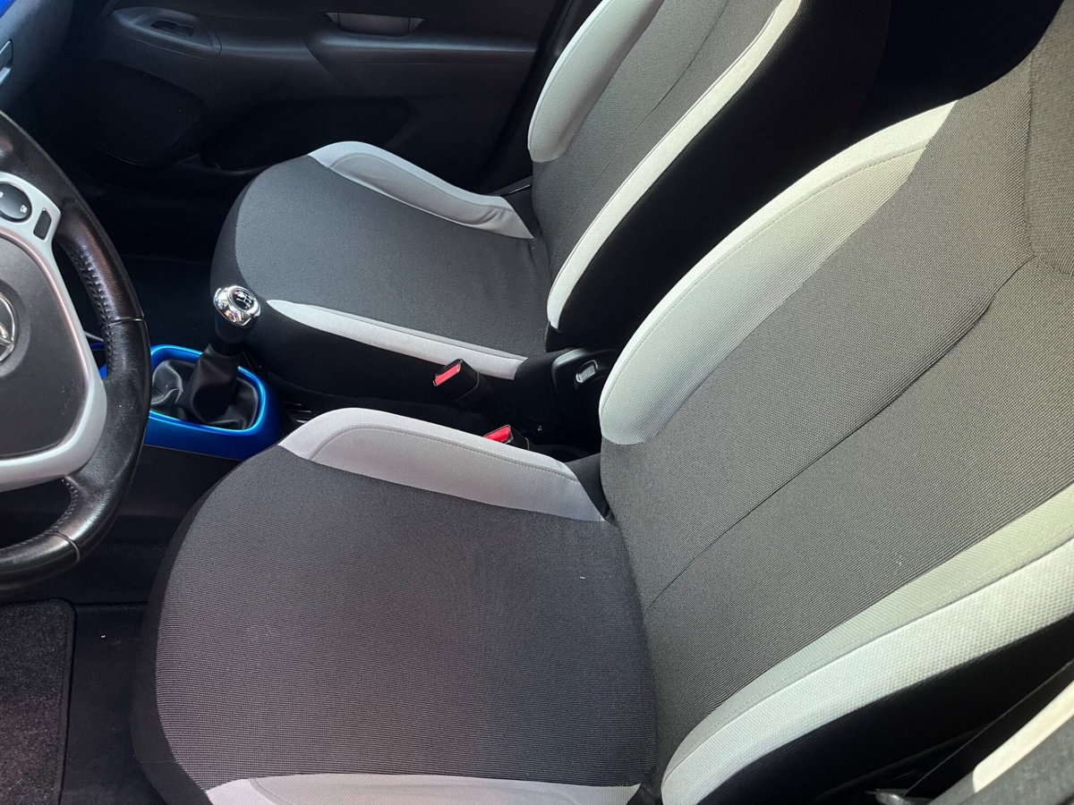Toyota Aygo 1.0 VVT-i 69 CV 5 porte x-play TSS (10)