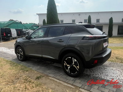 Peugeot 2008 1.2 turbo Allure 100cv (4)