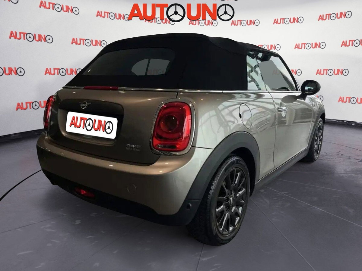 MINI Mini Cabrio 1.5 One Cabrio (4)