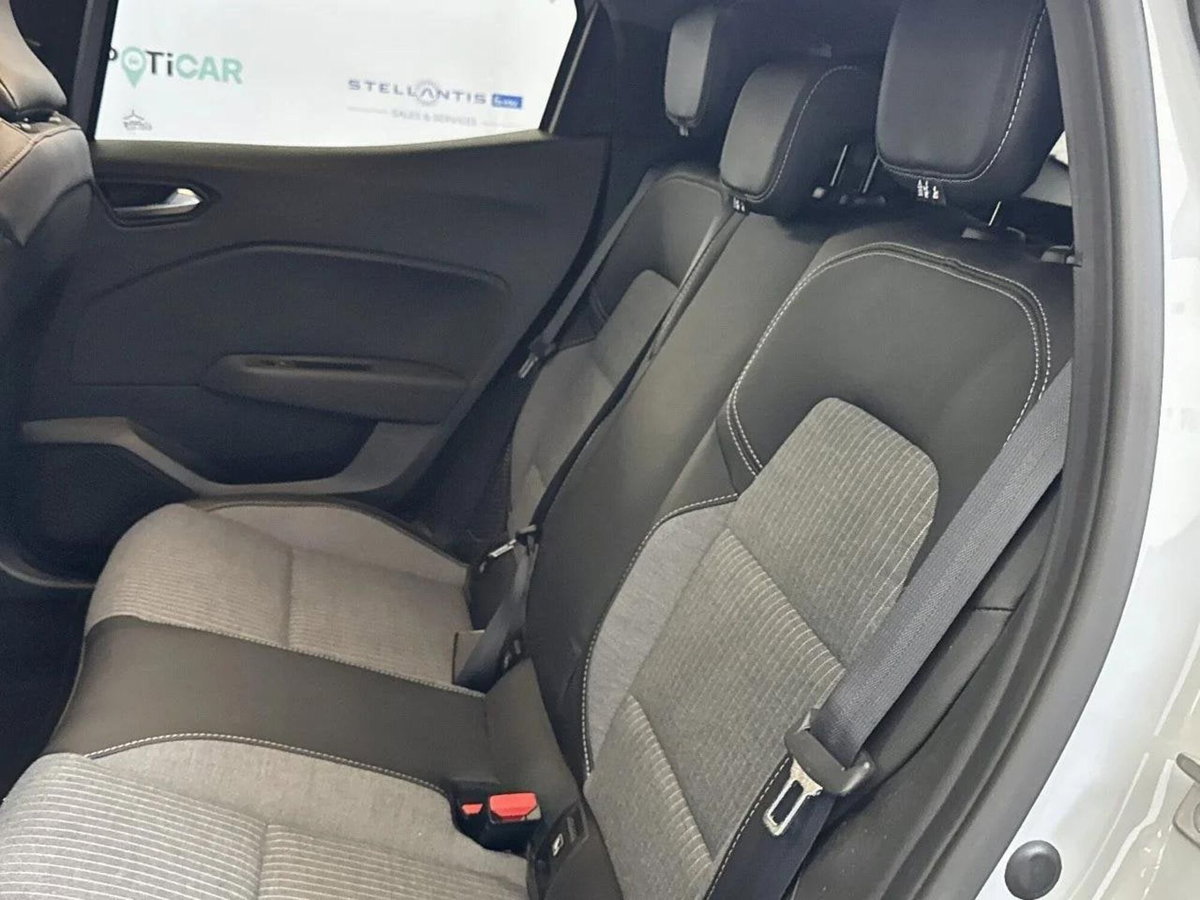 Renault Clio Full Hybrid E-Tech 140 CV 5 porte E-Tech (7)