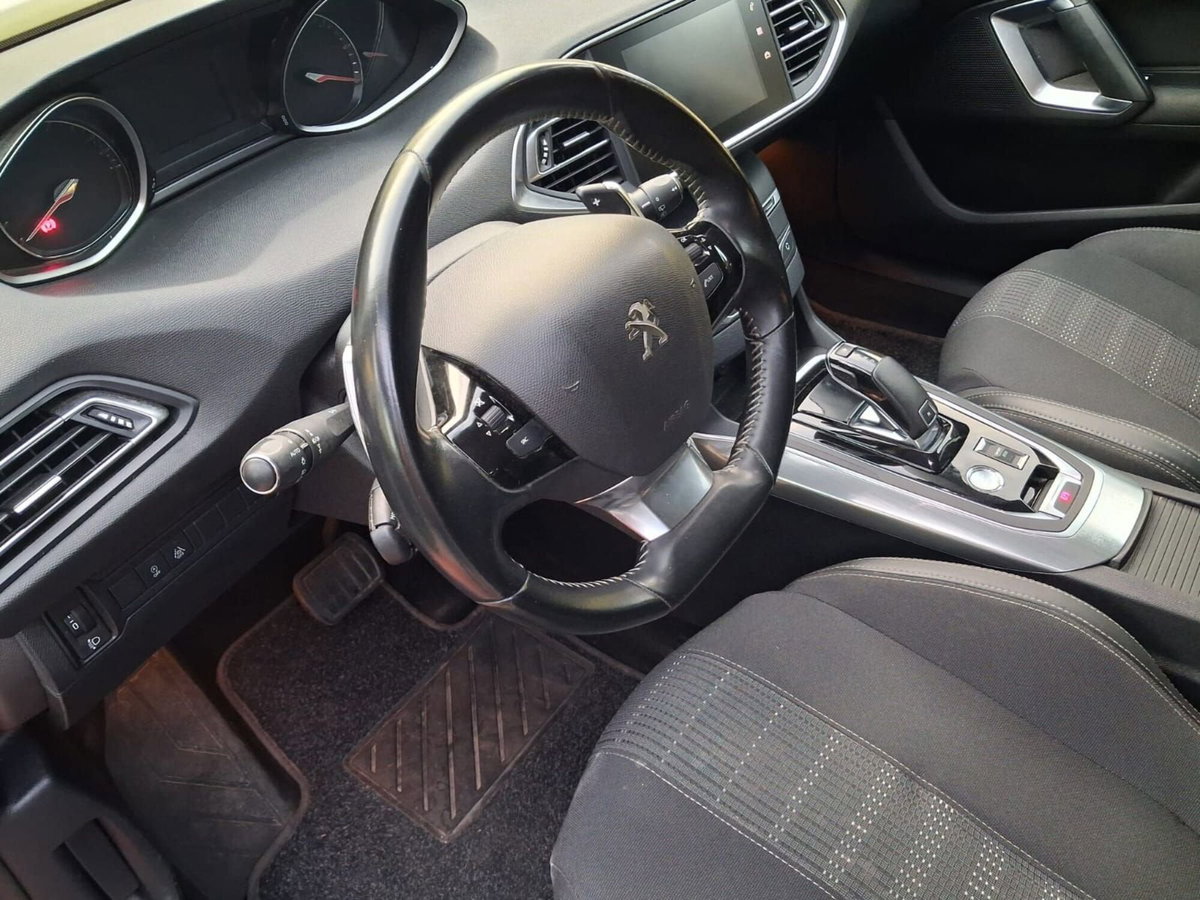 Peugeot 308 BlueHDi 130 S&S EAT8 Active Business (14)