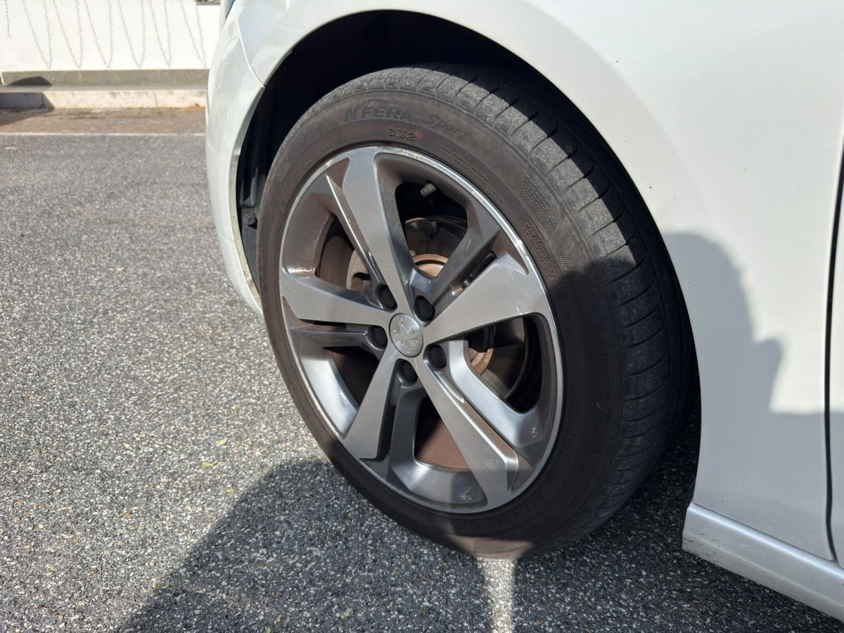 Peugeot 308 BlueHDi 130 S&S EAT8 Active Business (7)
