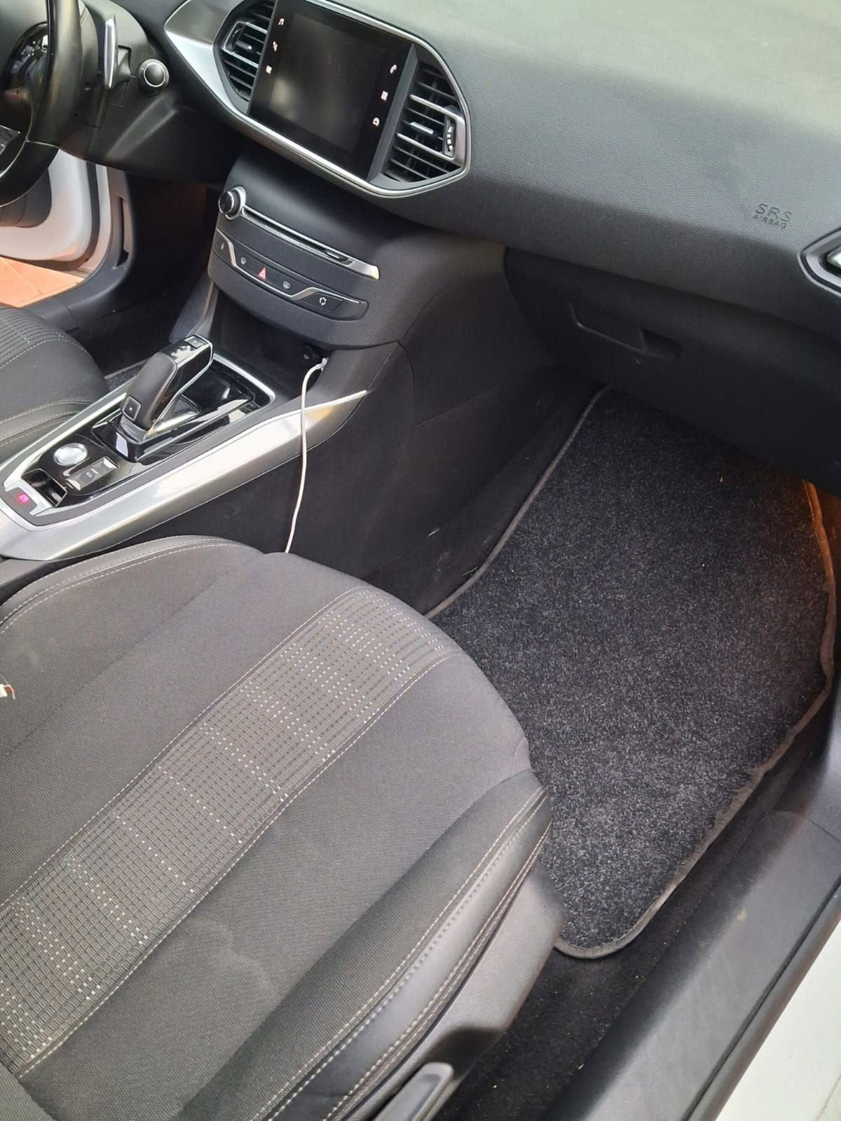 Peugeot 308 BlueHDi 130 S&S EAT8 Active Business (9)