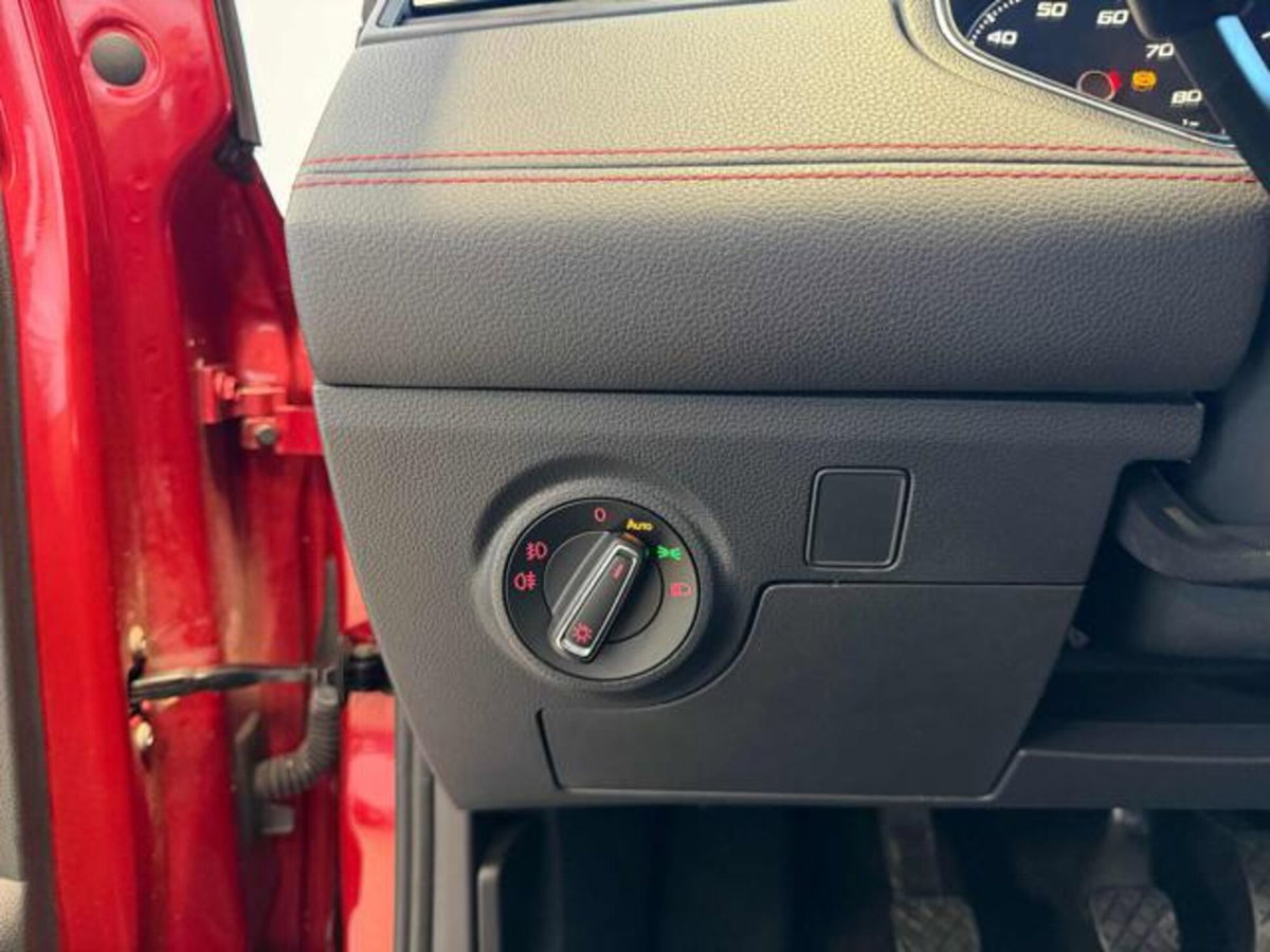 SEAT Ibiza 1.0 TGI 5 porte FR (12)