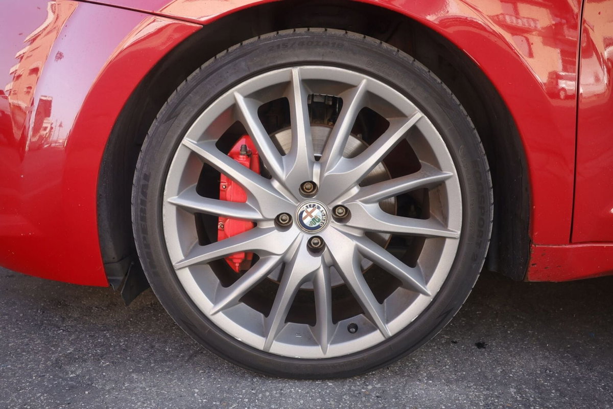 Alfa Romeo MiTo 1.4 T 170 CV M.air S&S Q.Verde Sport Plus Pack (5)
