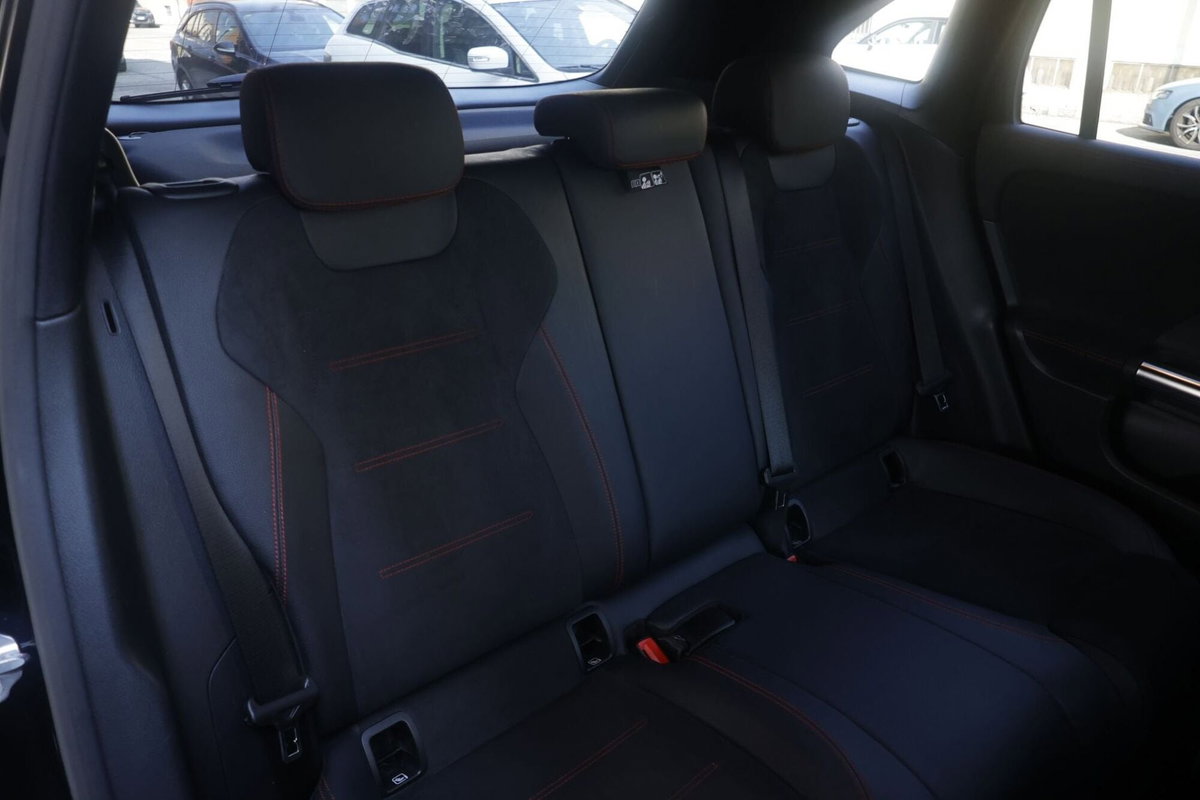 Mercedes-Benz GLA SUV 200 Automatic Executive (13)