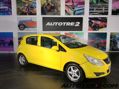 Opel Corsa 1.2 5 porte Club usata