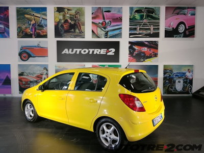 Opel Corsa 1.2 5 porte Club (6)