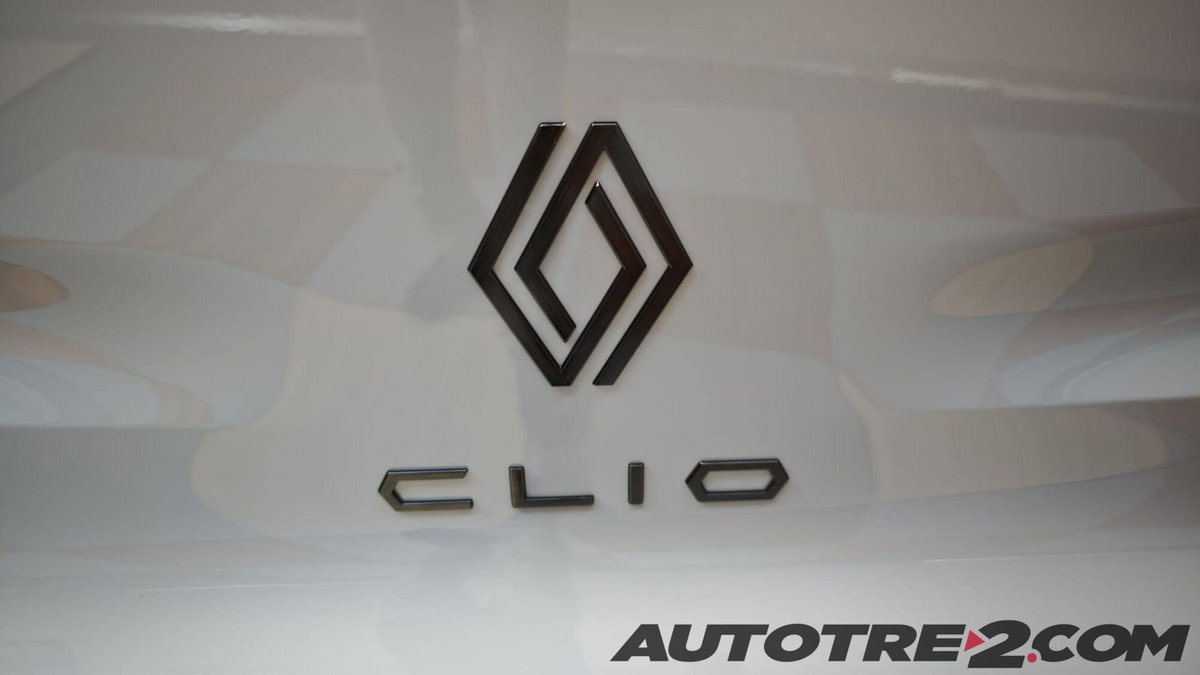 Renault Clio 1.2 eco-g Evolution 120cv edc (7)
