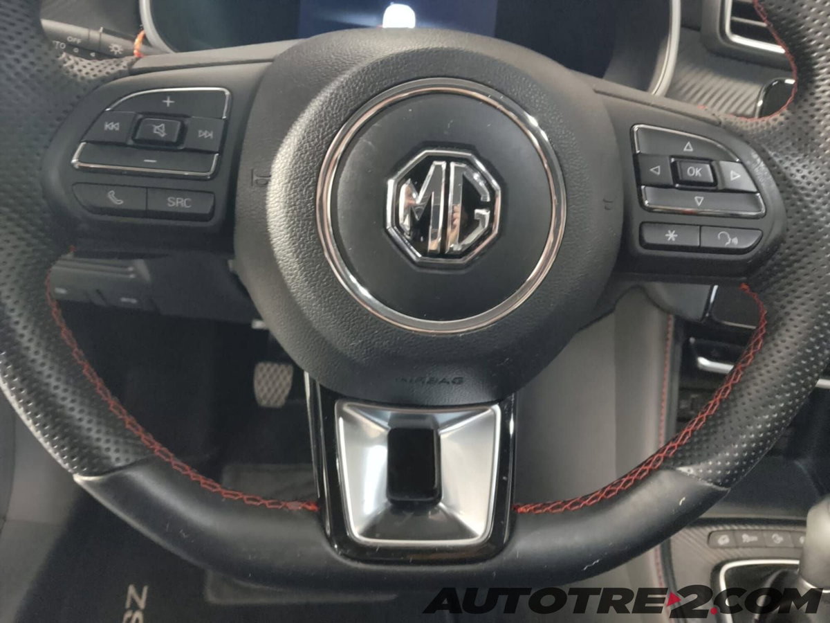Mg ZS ZS 1.5 Luxury (7)