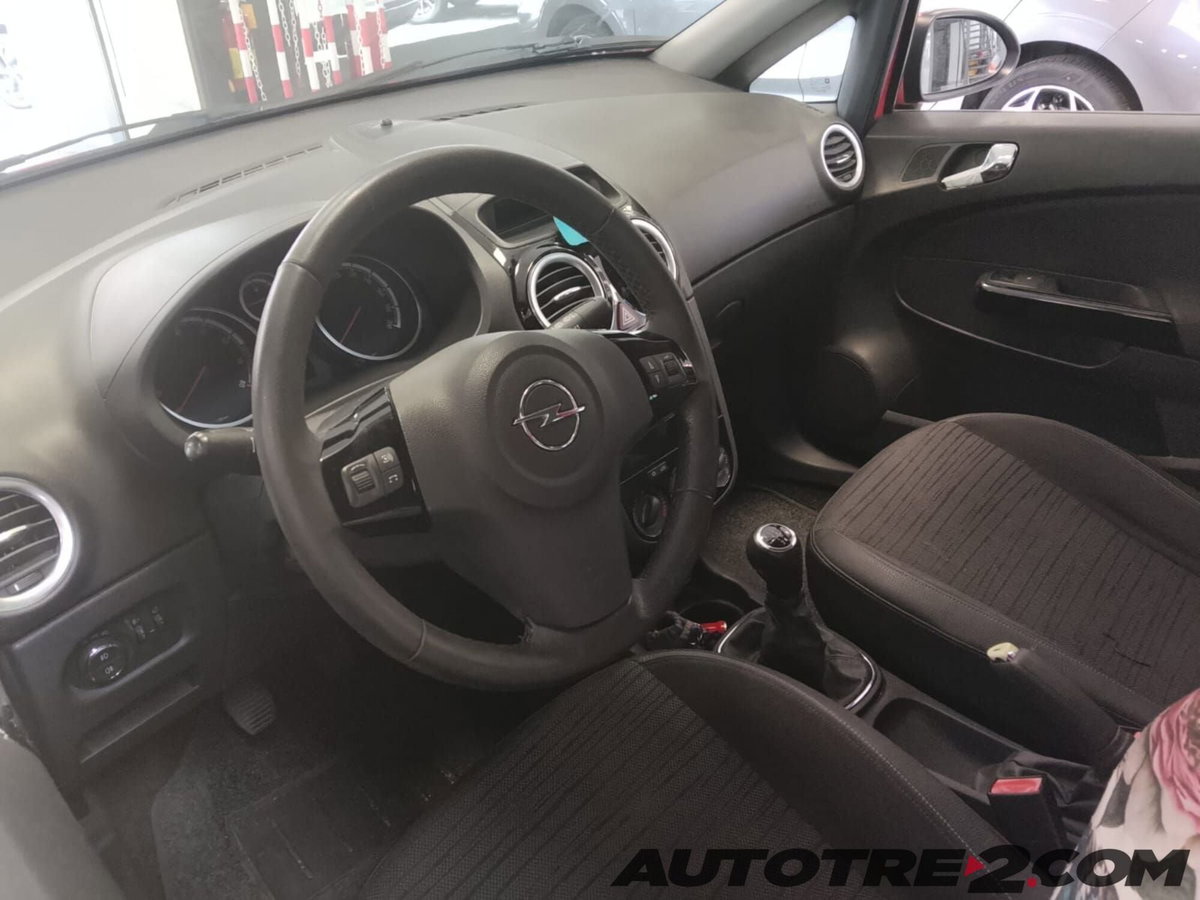 Opel Corsa 1.2 5 porte Elective (10)