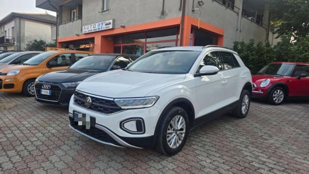 Volkswagen T-Roc 1.5 tsi Life dsg (2)