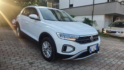Volkswagen T-Roc 1.5 tsi Life dsg (4)