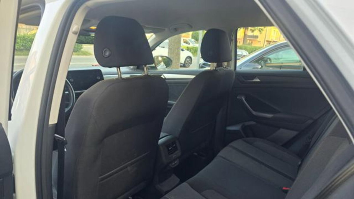 Volkswagen T-Roc 1.5 tsi Life dsg (8)