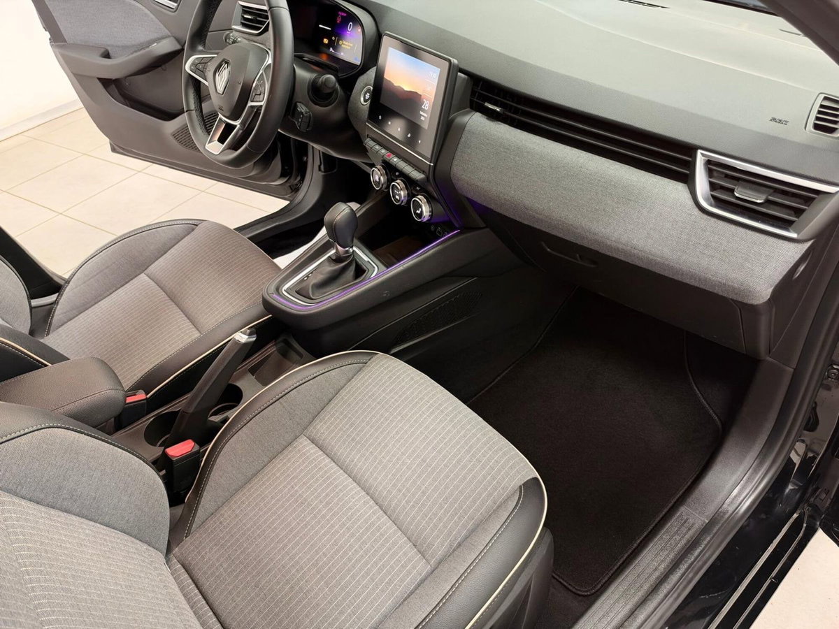 Renault Clio Full Hybrid E-Tech 140 CV 5 porte E-Tech (9)