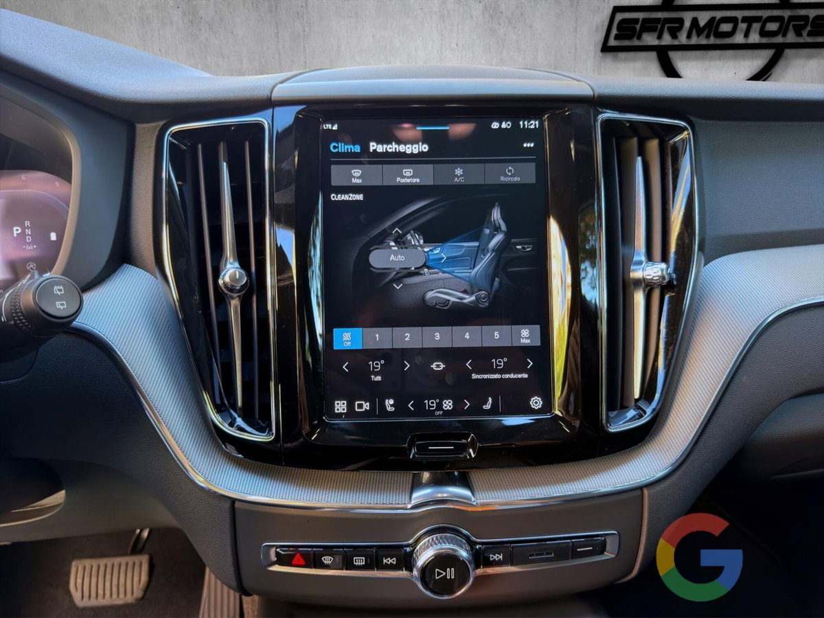 Volvo XC60 B4 automatico Plus Dark (11)
