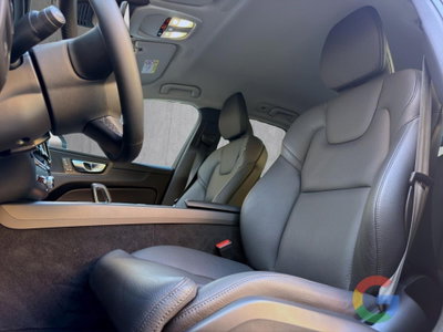 Volvo XC60 B4 automatico Plus Dark (7)